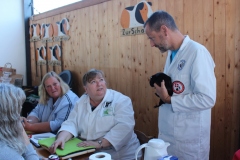 Kurzes Austauschen ... Carla Swaap und Markus Durrer