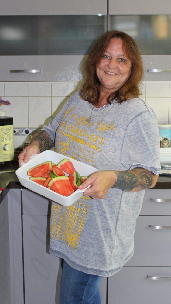 Tina hat uns Wassermelone angerichtet ...